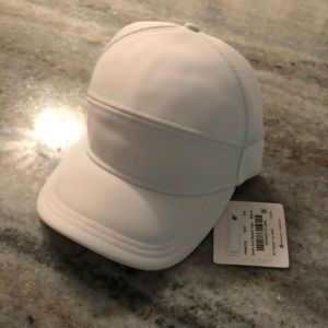 Lululemon Dash and Splash hat NWT